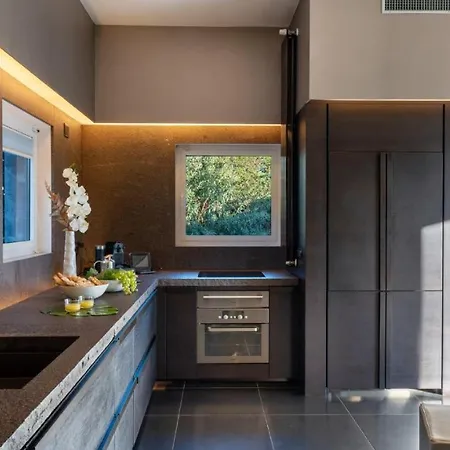 Offering Modern Comfort With Rustic Charm For 8 Guests Fleury (Aude)