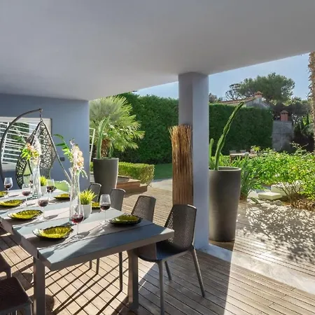 Offering Modern Comfort With Rustic Charm For 8 Guests Luxusní stan *