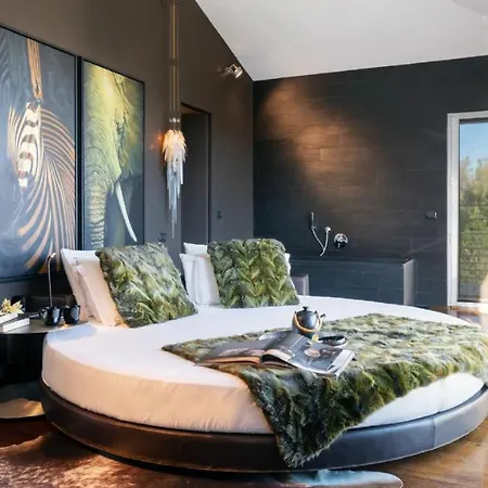 Offering Modern Comfort With Rustic Charm For 8 Guests Luxusní stan *