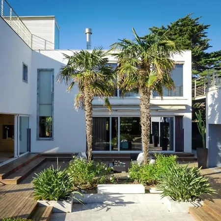 Offering Modern Comfort With Rustic Charm For 8 Guests * Fleury (Aude)