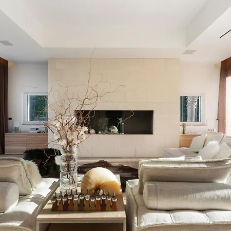 Luxusní stan Offering Modern Comfort With Rustic Charm For 8 Guests Fleury (Aude)
