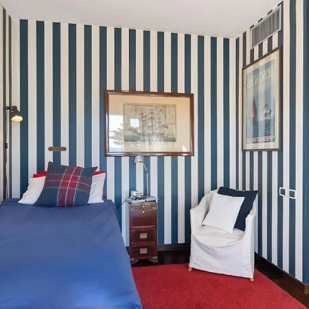 Luxusní stan Offering Modern Comfort With Rustic Charm For 8 Guests